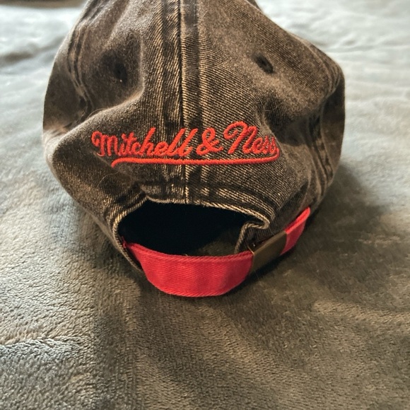 Mitchell & Ness Black and Red Champs Game Cap - Picture 4 of 8